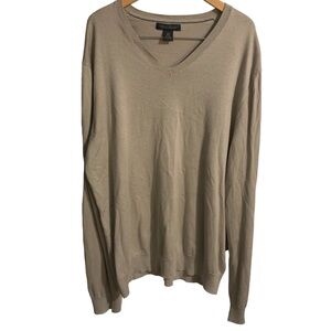 Men’s Banana Republic Silk Cotton Cashmere blend V-neck sweater size XL tan sand